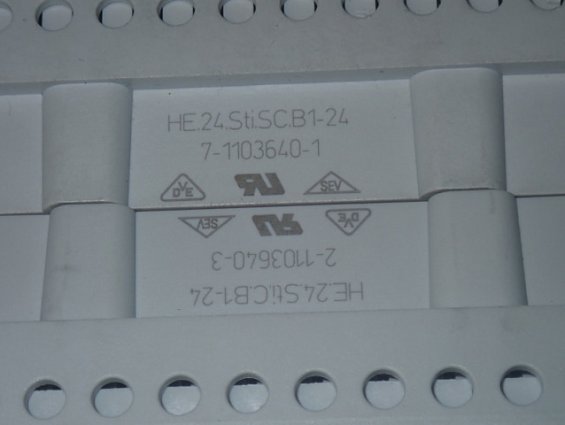 Комплект с рамкой разъем пароувлажнителя Defensor MK5 24-контакта 24-30кг/ч 1103640 1103832