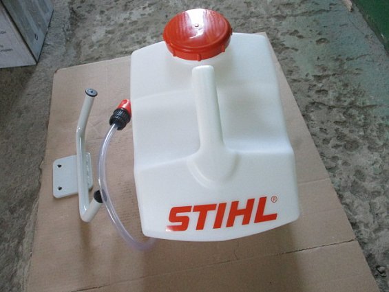 Бак навесной для воды 13л Stihl гидроемкость для тележки FW20 Артикул-42240071018
