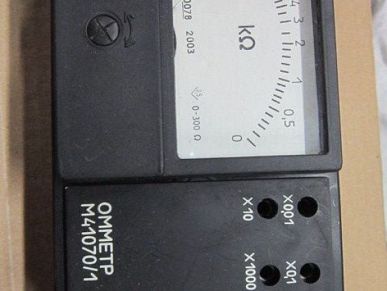 Омметр стрелочный переносной М41070/1 М41070-1 для измерения электрического сопротивления 0-30МОм