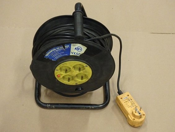 Удлинитель на катушке с термозащитой ИЭК УК50 НО5VV кабель 3х1.5мм длина 50метров