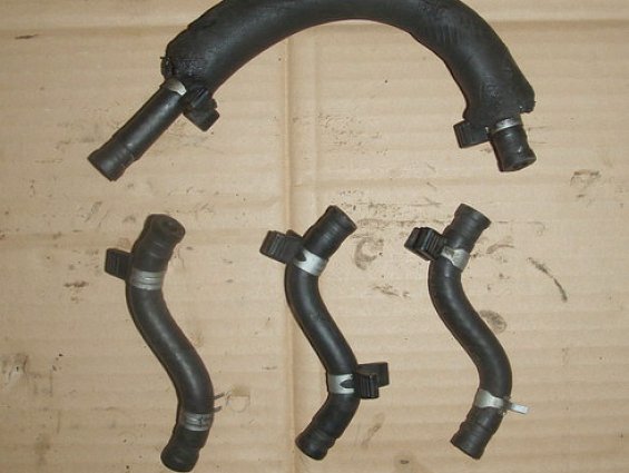 Трубка резиновая топливной системы для автомобиля ISUZU ELF 1992г.в. Шасси NHR55E (БУ)
