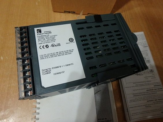 Контроллер EUROTHERM 2704 цифровой регулятор температуры